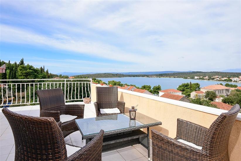 Apartment A4, for 6 persons