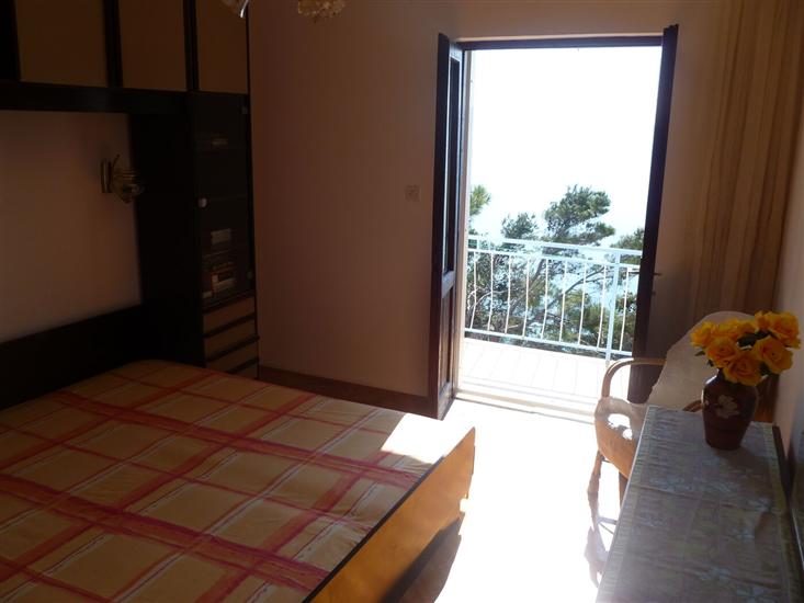 Room S1, for 2 persons