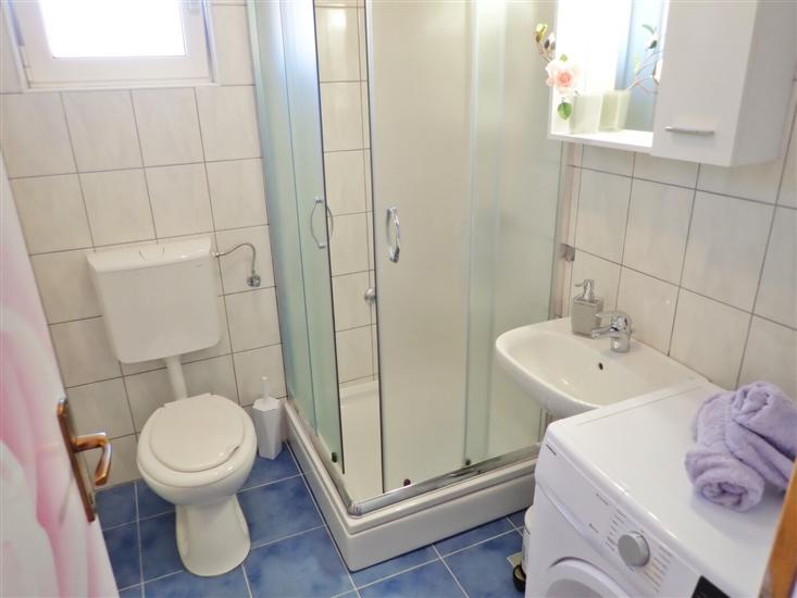 Apartment A1, for 5 persons