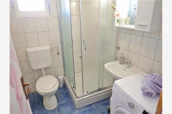 Apartment A1, for 5 persons