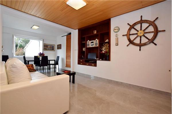 Apartment A1, for 5 persons