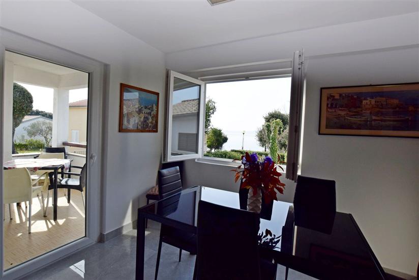 Apartment A1, for 5 persons