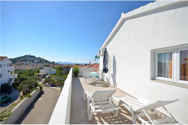 Apartment A6, for 6 persons