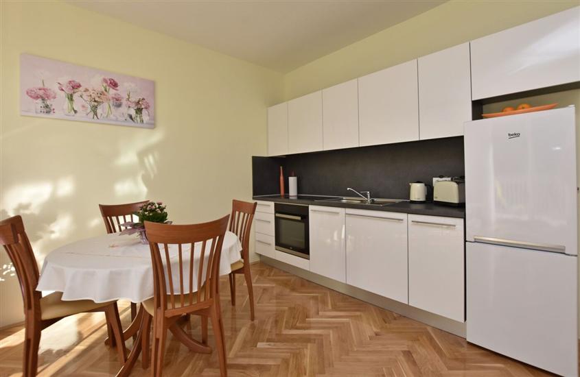 Apartment A5, for 5 persons