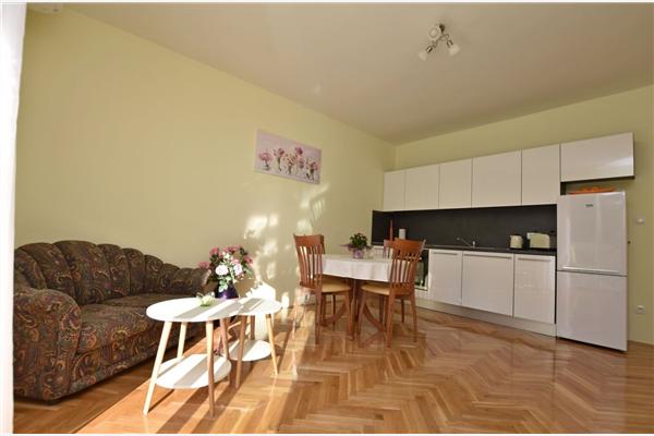 Apartment A5, for 5 persons