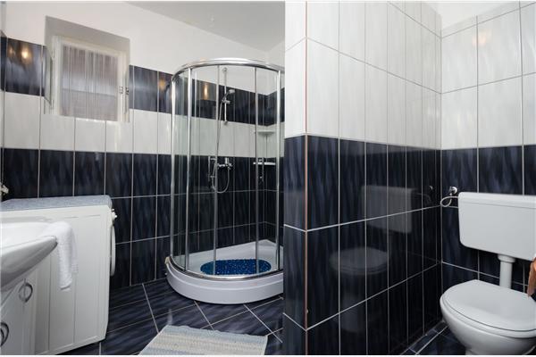 Apartment A1, for 5 persons