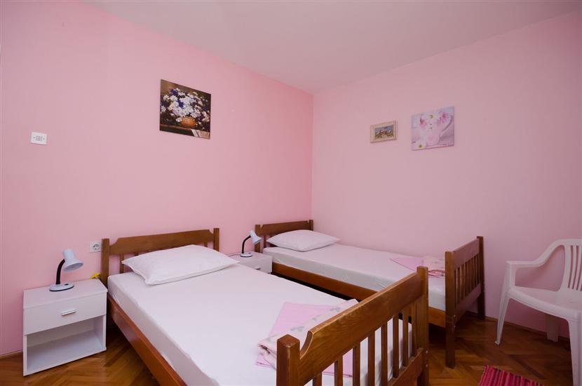 Apartment A1, for 5 persons