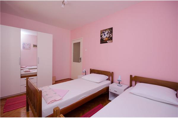 Apartment A1, for 5 persons