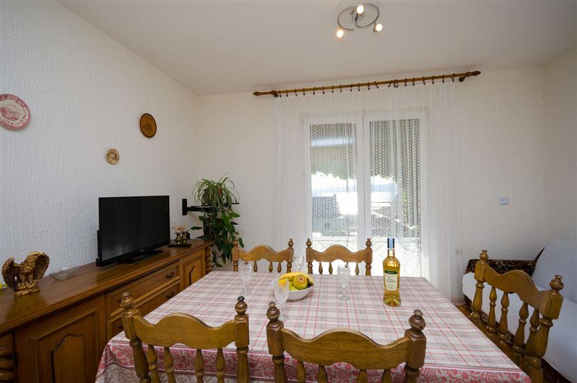 Apartment A1, for 5 persons