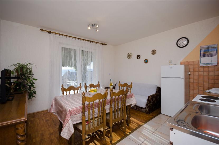 Apartment A1, for 5 persons