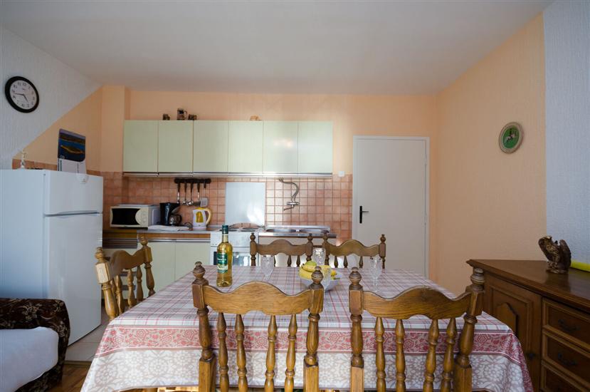 Apartment A1, for 5 persons