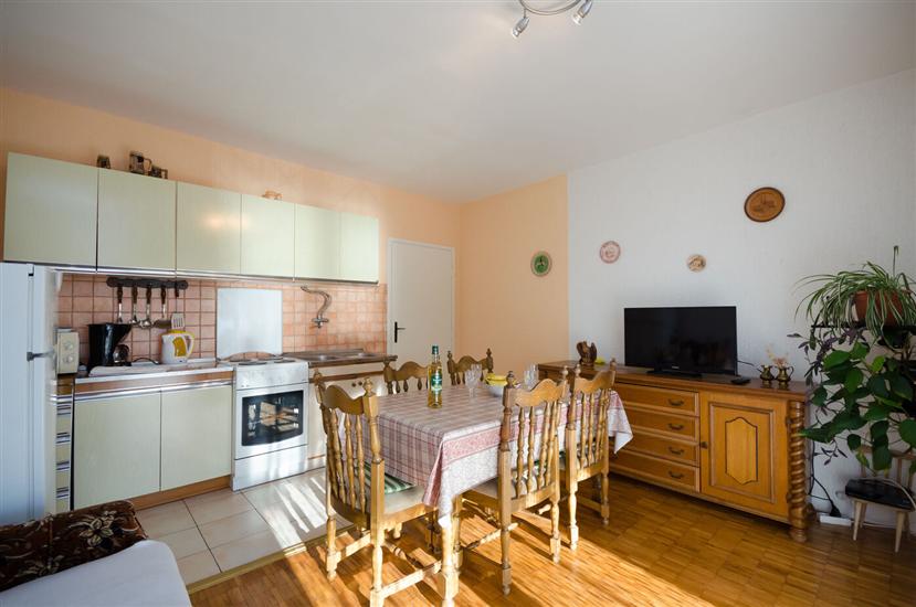 Apartment A1, for 5 persons