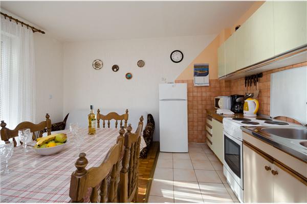 Apartment A1, for 5 persons