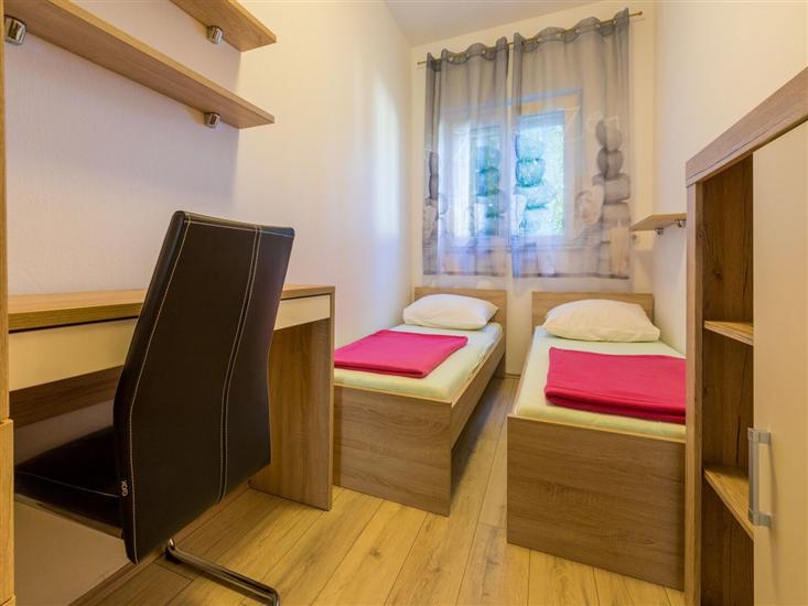 House A1, for 10 persons