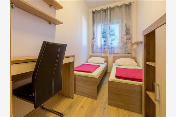 House A1, for 10 persons