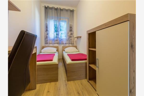 House A1, for 10 persons