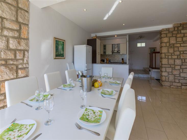 House K1, for 10 persons