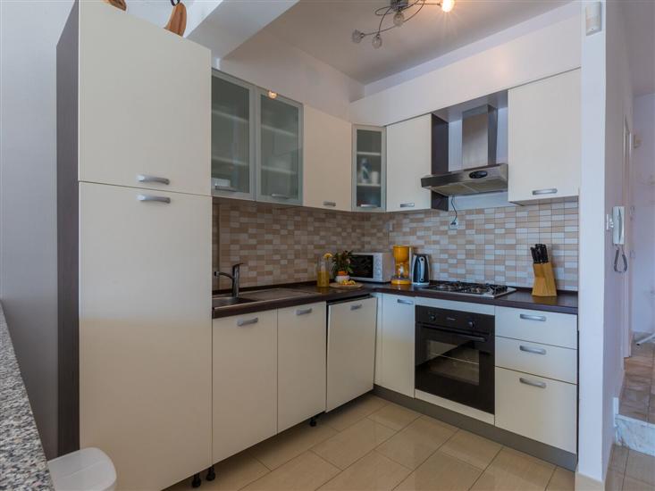 House K1, for 10 persons