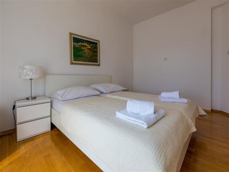 House K1, for 10 persons