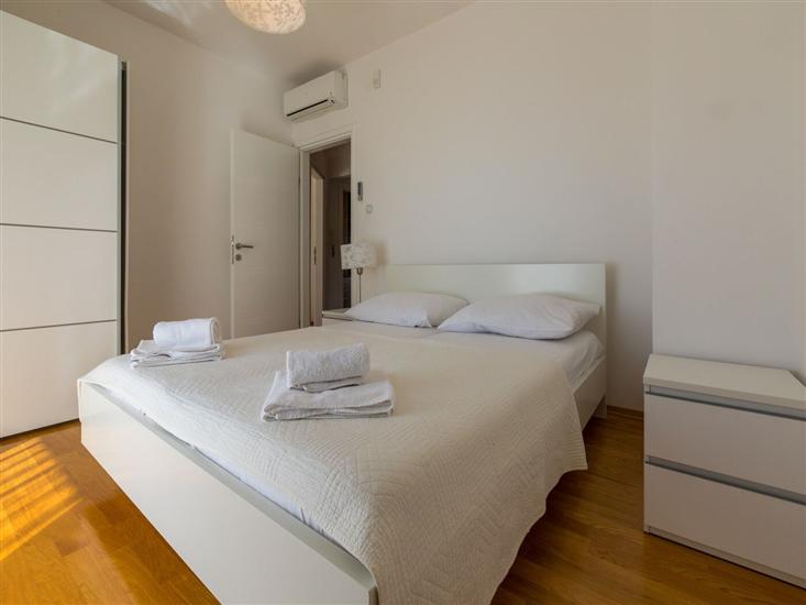 House K1, for 10 persons