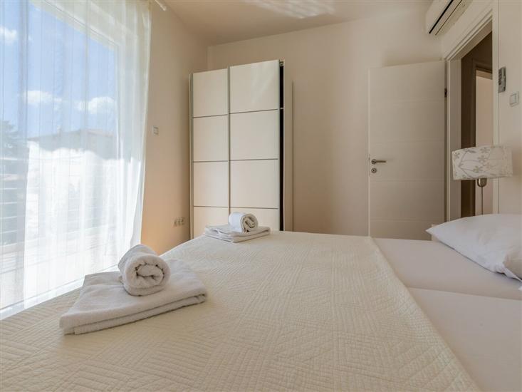 House K1, for 10 persons