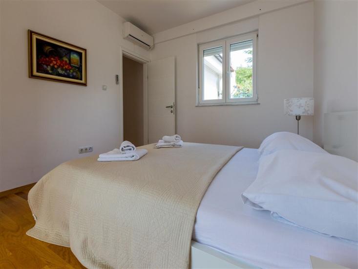 House K1, for 10 persons