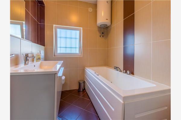 House K1, for 10 persons