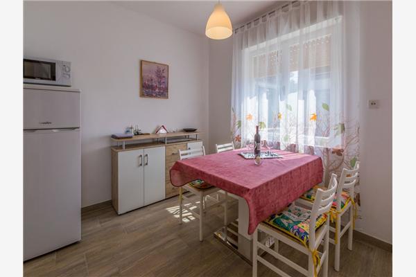 Apartment A1, for 5 persons