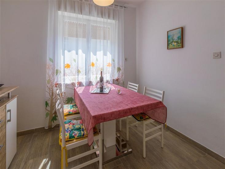 Apartment A1, for 5 persons