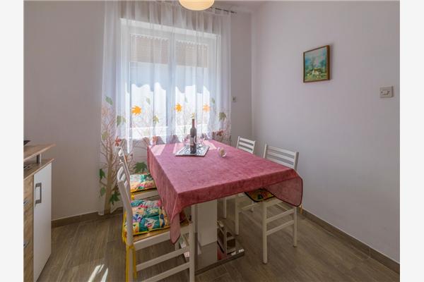 Apartment A1, for 5 persons
