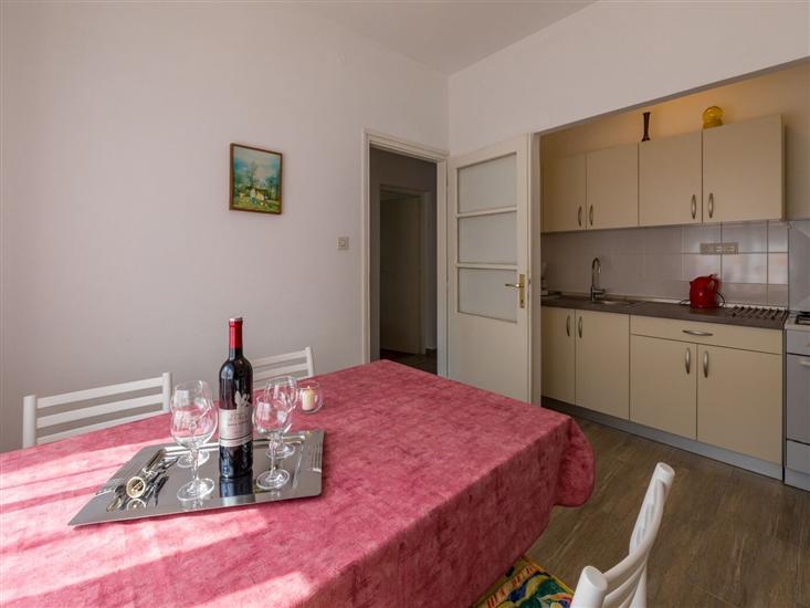 Apartment A1, for 5 persons