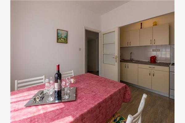 Apartment A1, for 5 persons