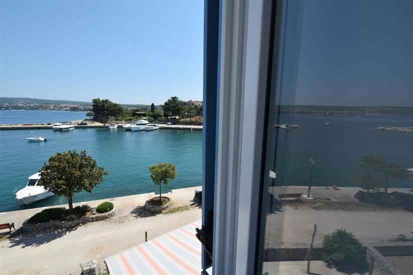 Room A1, for 2 persons