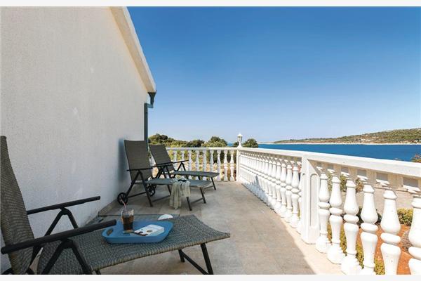 Apartment A1, for 6 persons