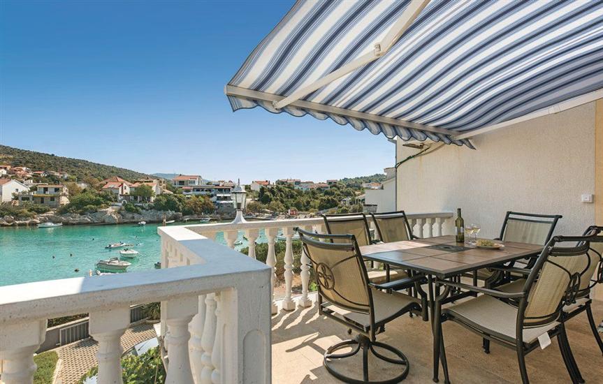 Apartment A1, for 6 persons