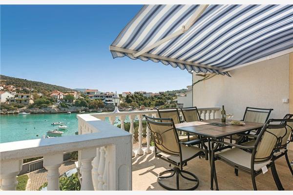 Apartment A1, for 6 persons