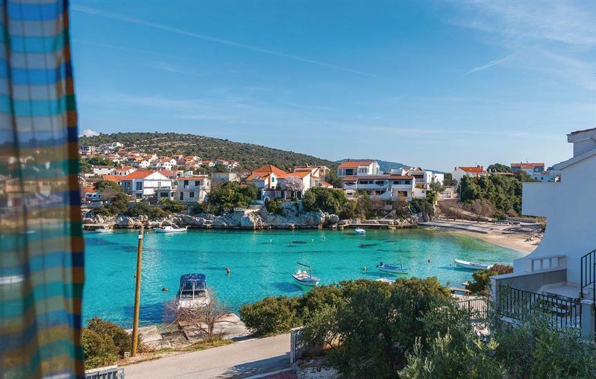 Apartment A2, for 6 persons