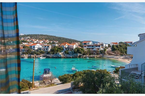 Apartment A2, for 6 persons