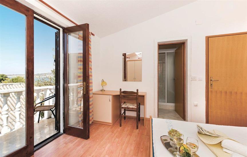 Apartment A2, for 6 persons