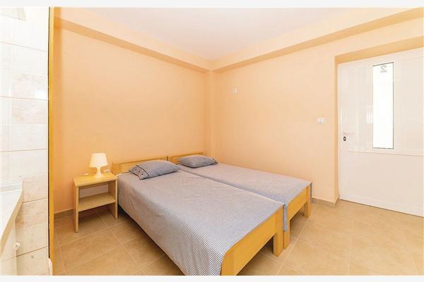 Apartment A2, for 3 persons