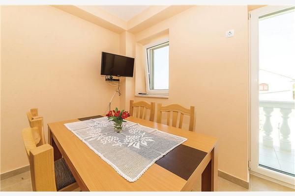 Apartment A2, for 3 persons