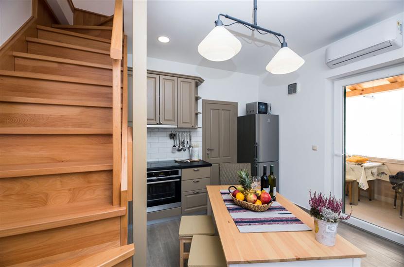 Apartment A2, for 6 persons