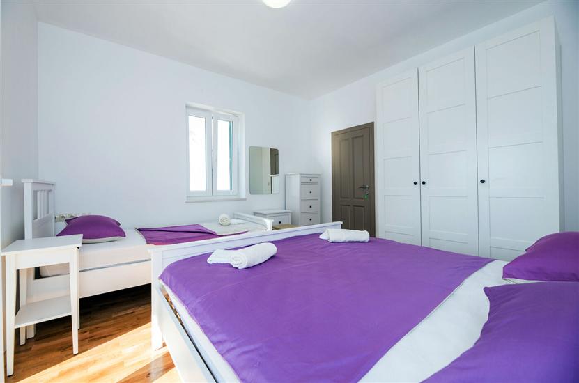 Apartment A2, for 6 persons