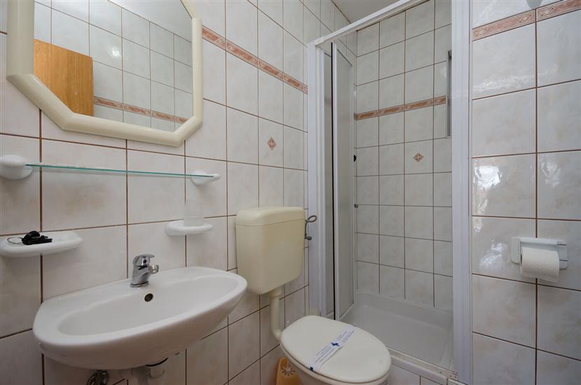 Apartment A4, for 6 persons