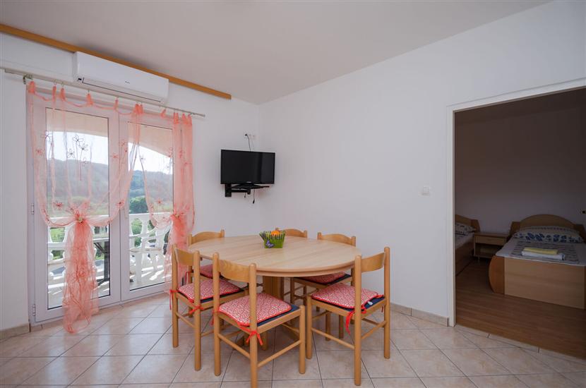 Apartment A4, for 6 persons