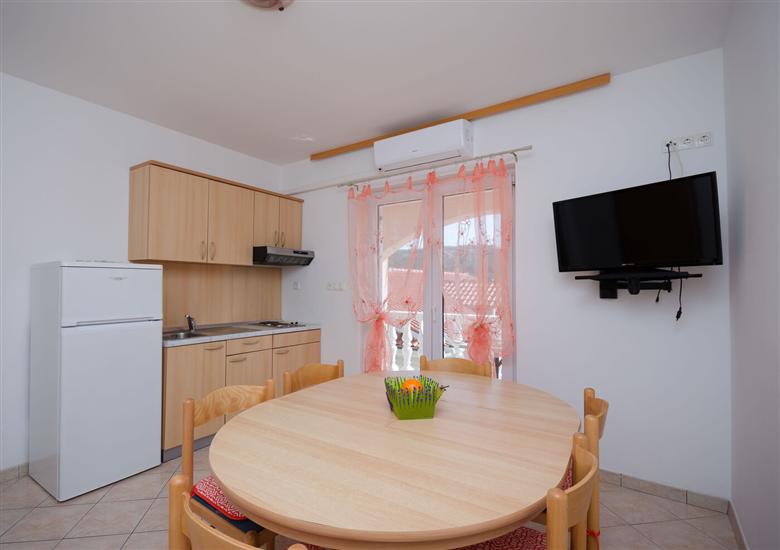 Apartment A4, for 6 persons