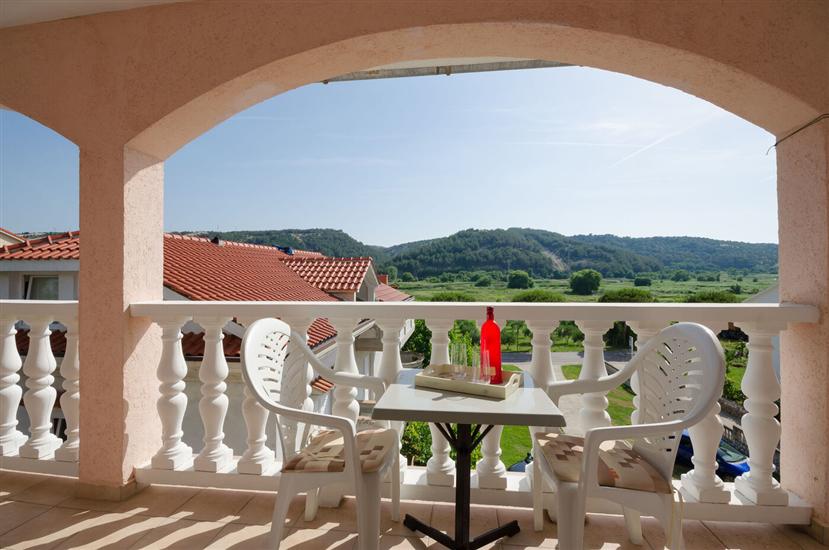 Apartment A4, for 6 persons