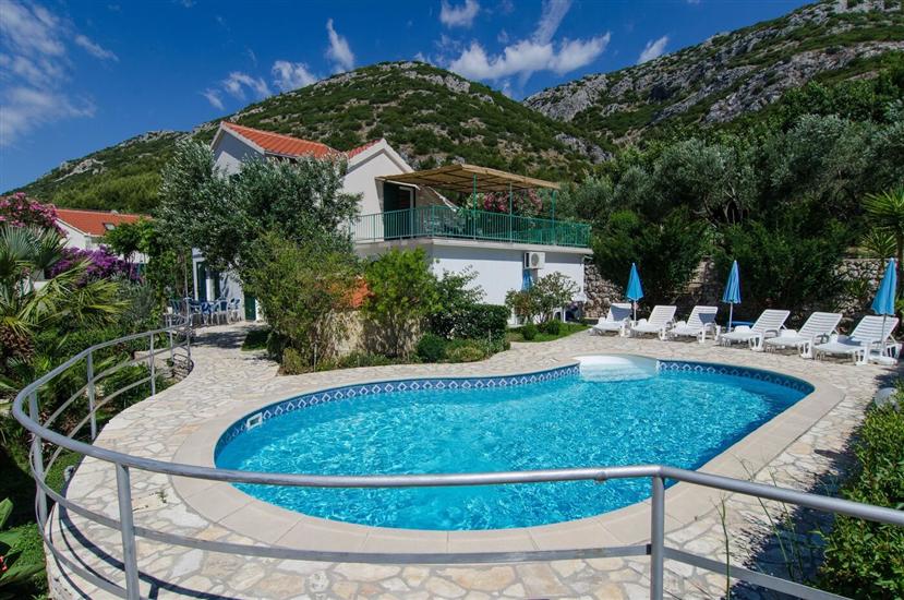 Hiša Holiday Villa Klara