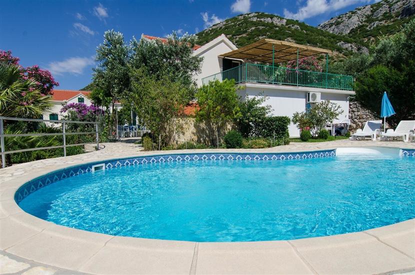 Hiša Holiday Villa Klara