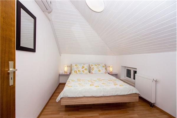 House K1, for 8 persons